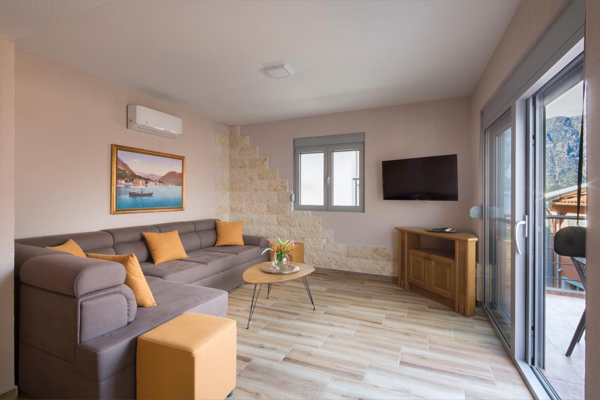 Apartments Bonaca Kotor Exterior photo